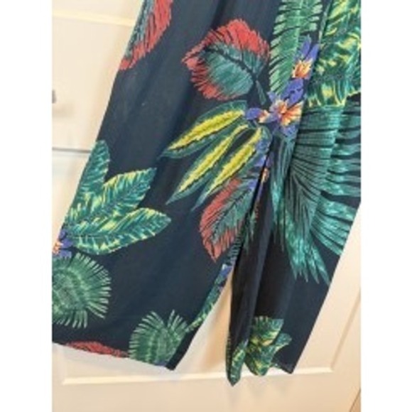 Patrons of Peace Tropical Print Smocked Bodice Cropped Jumpsuit Size Small - Picture 2 of 8